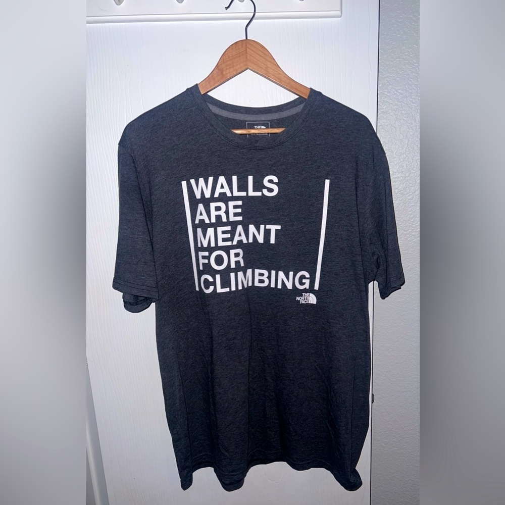 The North Face
Charcoal T-shirt Size L
Never worn